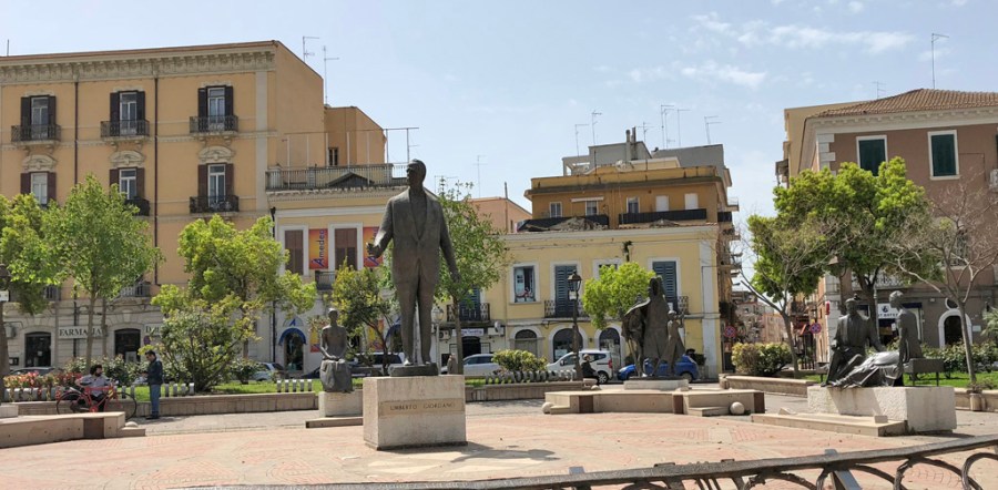 Piazza Umberto Giordano